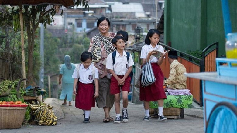 кадр из фильма 9 Summers 10 Autumns