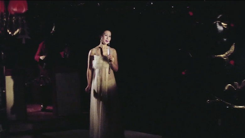 кадр из фильма ブルーフィルムの女