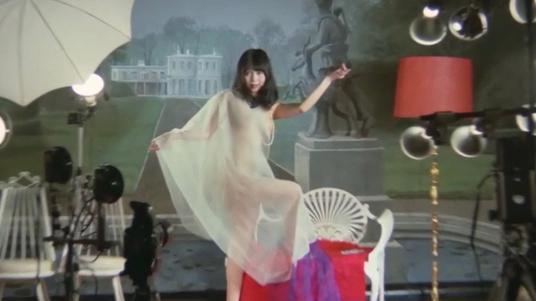 кадр из фильма 女子大生　かりそめの妻
