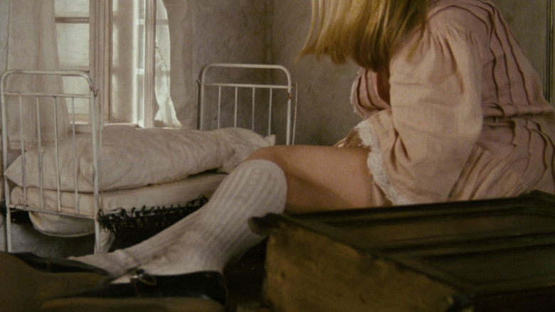 кадр из фильма Алиса