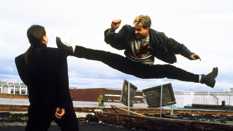 кадр из фильма Месть ястреба