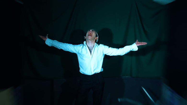 кадр из фильма CONTRATADO