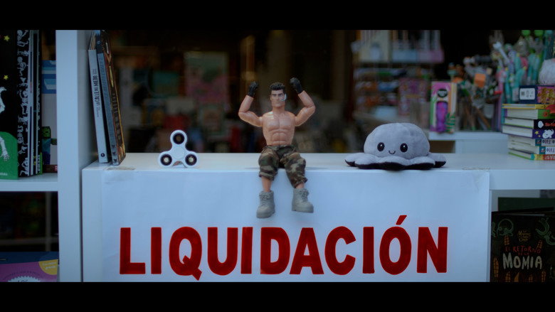 кадр из фильма JUGUETES