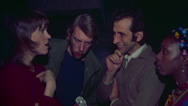 кадр из фильма F.T.A. – К черту армию