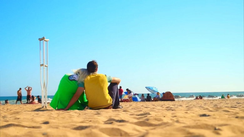 кадр из фильма A Day at the Beach