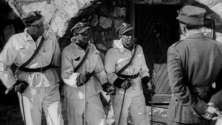 кадр из фильма Чёртово ущелье