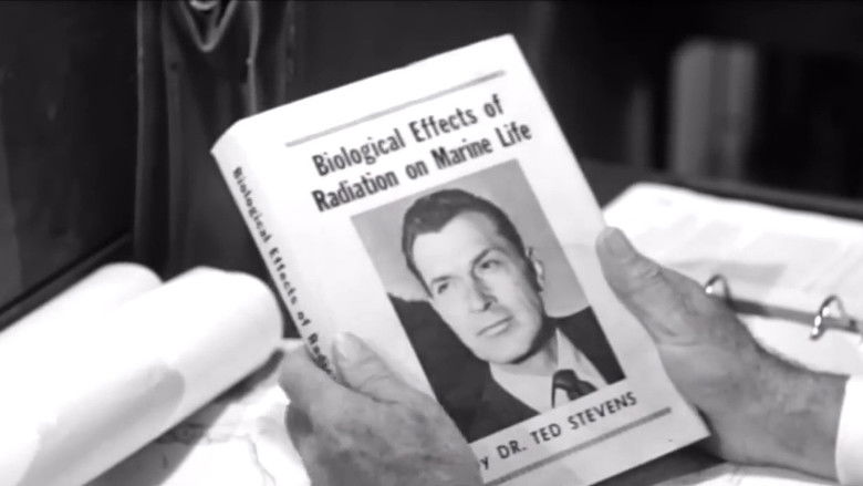 кадр из фильма The Phantom from 10,000 Leagues