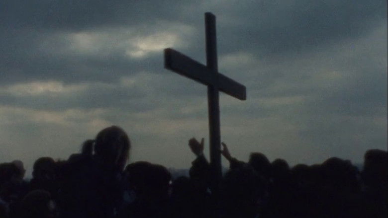 кадр из фильма Sacré-Coeur