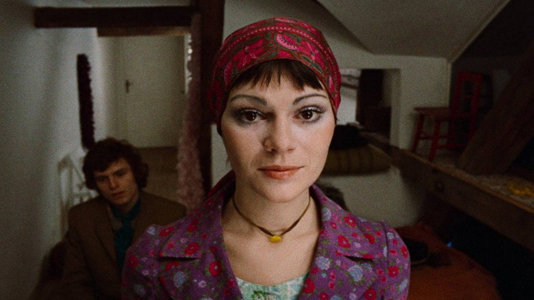 кадр из фильма Мне не хватает Сони Хени