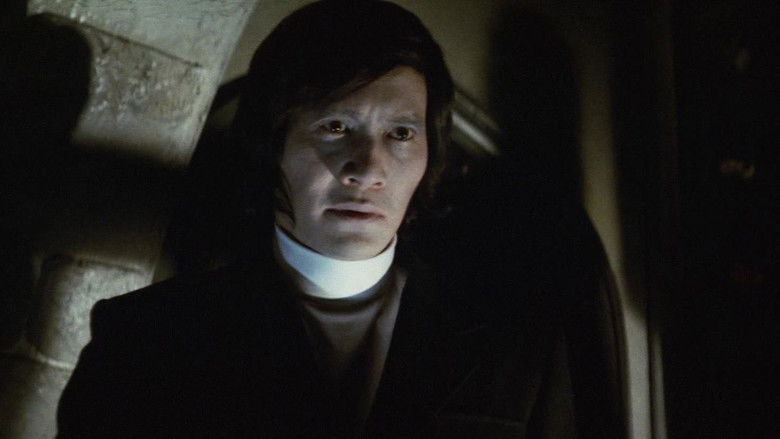 кадр из фильма Проклятье Дракулы: Розы, жаждущие крови