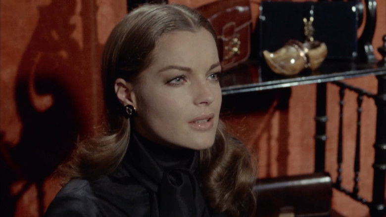 кадр из фильма Кто?