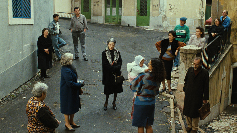 кадр из фильма Recordações da Casa Amarela