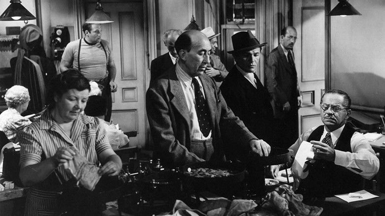 кадр из фильма Сила зла