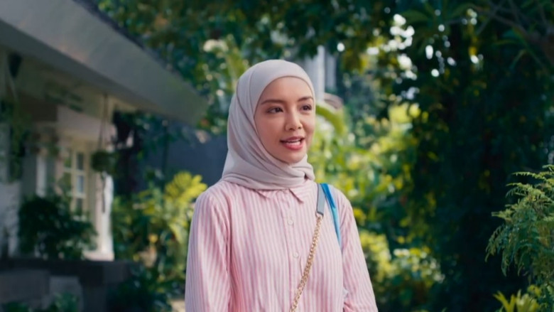 кадр из фильма Cinta Tak Pernah Tepat Waktu