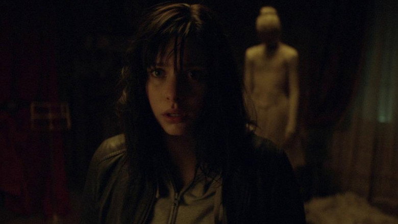 кадр из фильма Мертвенно-бледный