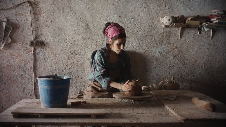 кадр из фильма Глухая