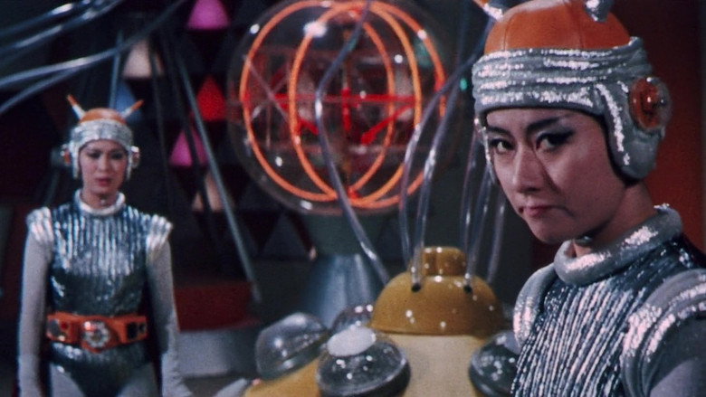 кадр из фильма Гамера против Гирона