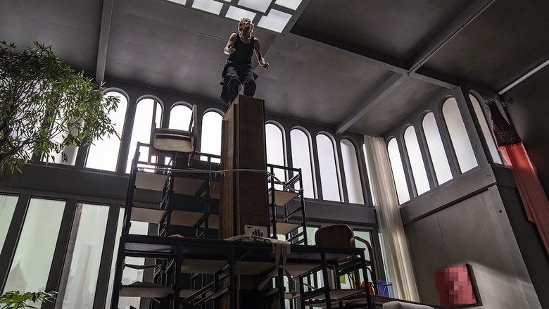 кадр из фильма Внутри