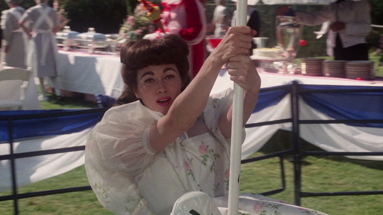 кадр из фильма Дорогая мамочка