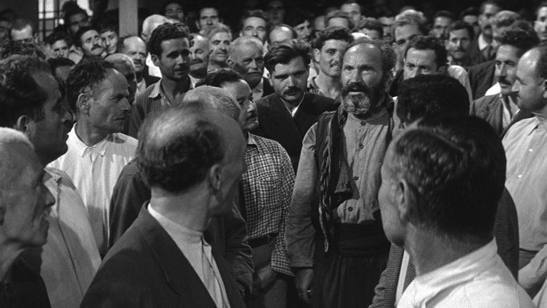 кадр из фильма Тот, кто должен умереть