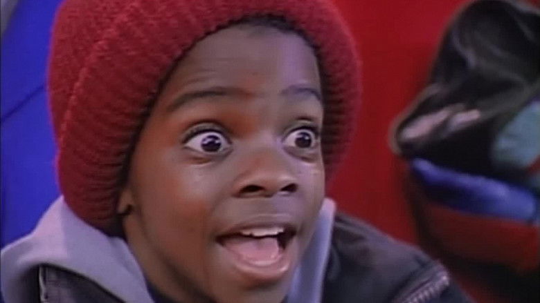 кадр из фильма The Kid Who Loved Christmas