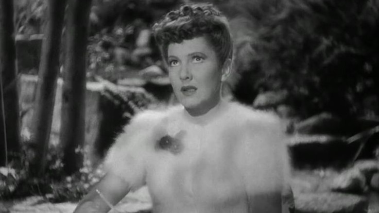 кадр из фильма Весь город говорит