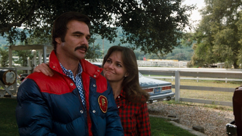 кадр из фильма Хупер