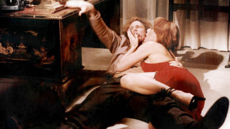 кадр из фильма Безумия буржуазии