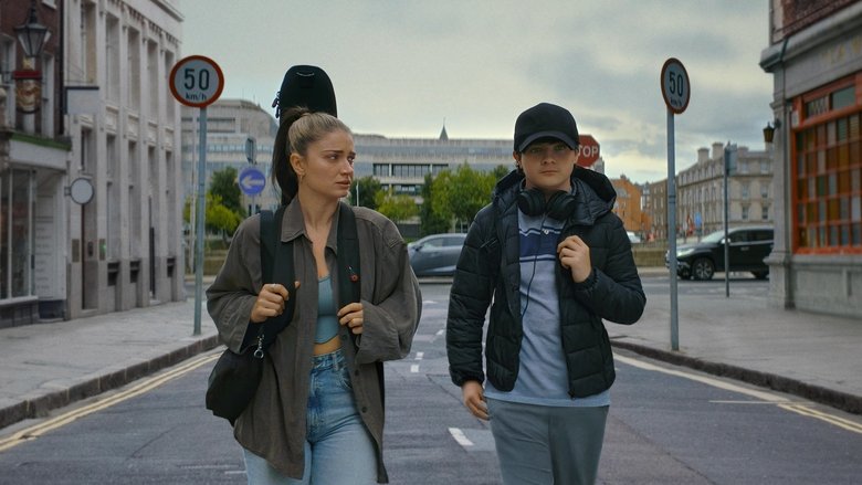 кадр из фильма Флора и сын