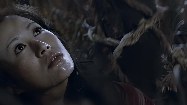 кадр из фильма 発禁本「美人乱舞」より　責める