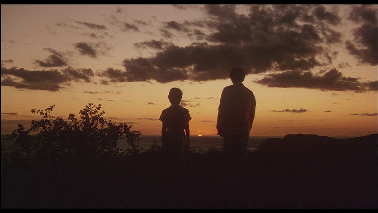 кадр из фильма 天国にいちばん近い島