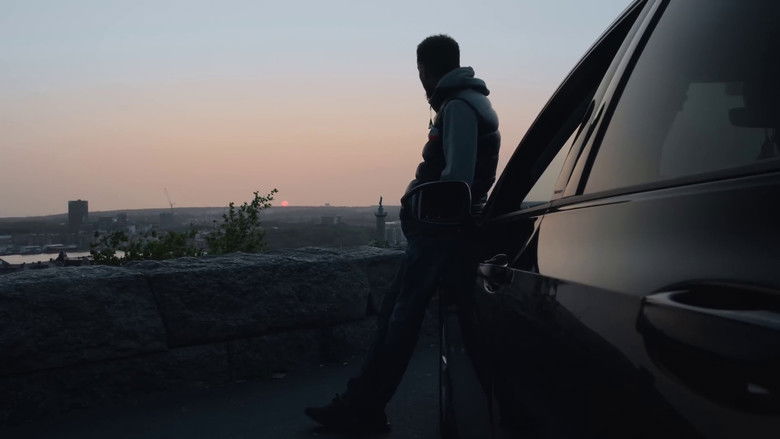 кадр из фильма LÄNGS ETT SPÅR AV BLOD