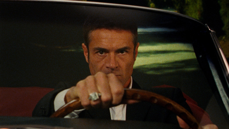 кадр из фильма Отражение в мёртвом бриллианте