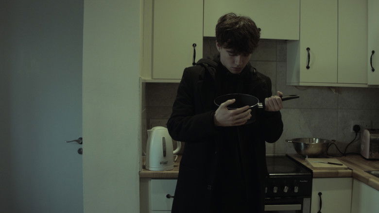 кадр из фильма STARVED