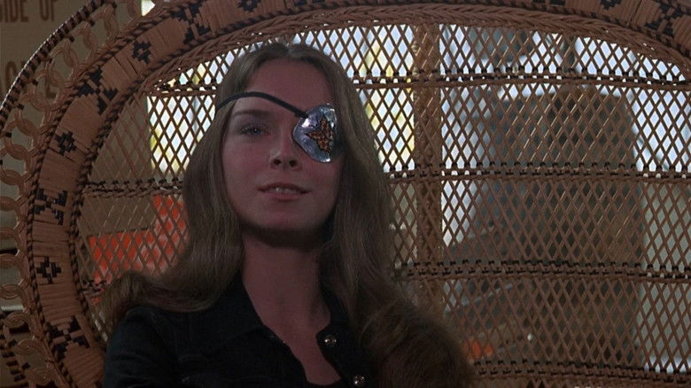 кадр из фильма Сестрички с выкидными лезвиями