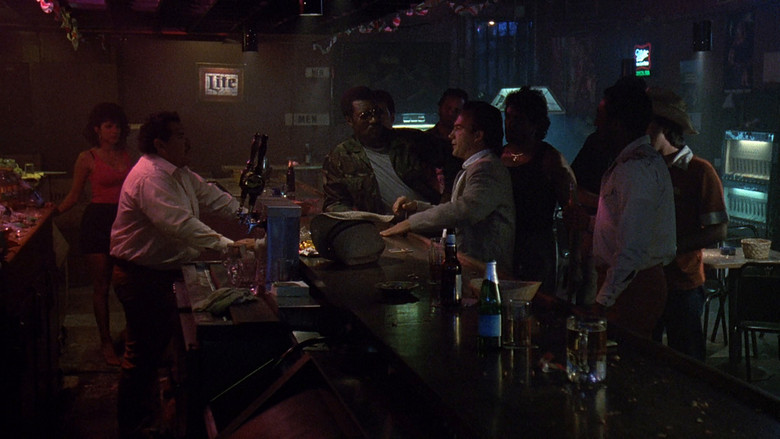 кадр из фильма К-9: Собачья работа