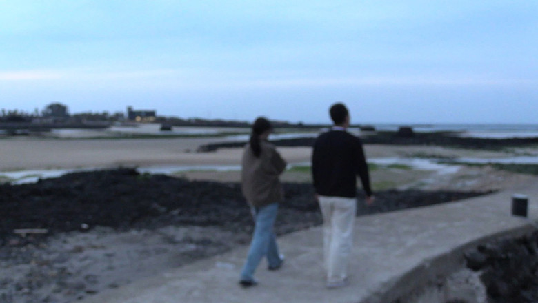 кадр из фильма 물안에서