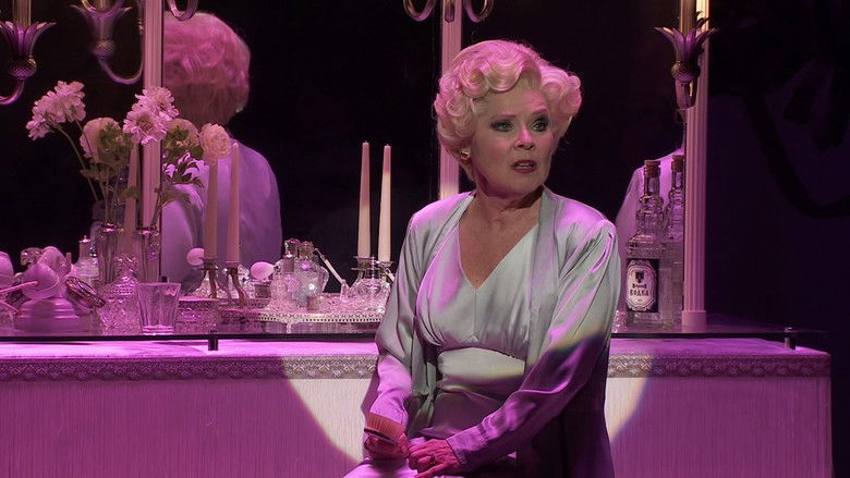 кадр из фильма National Theatre Live: Follies