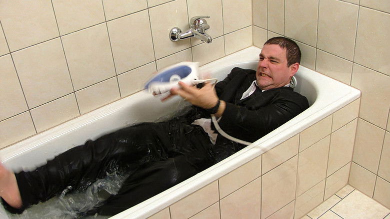 кадр из фильма Заткнись и пристрели меня