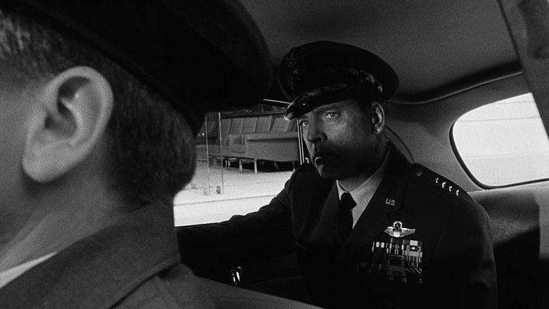 кадр из фильма Семь дней в мае