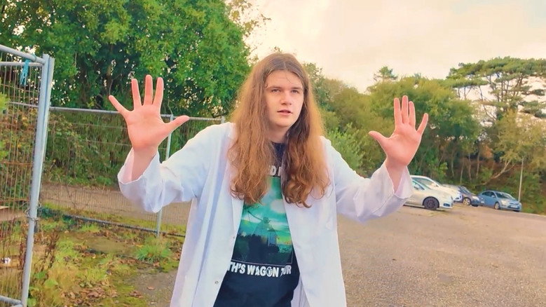 кадр из фильма What's In The Case?