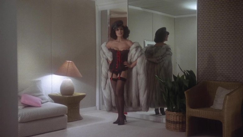 кадр из фильма Сука