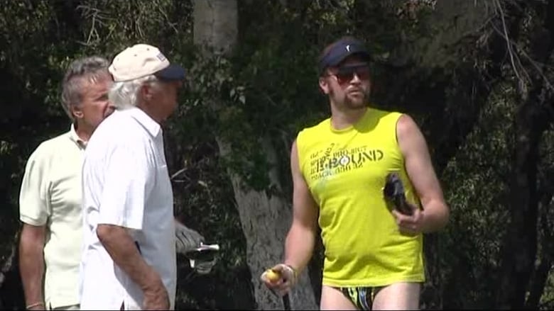 кадр из фильма Les Caméras planquées de François Damiens, Vol. 2