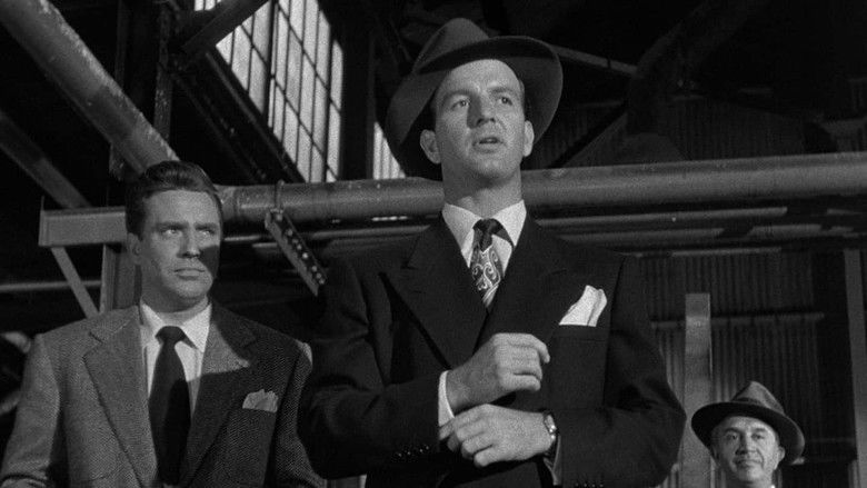 кадр из фильма 711 Ocean Drive