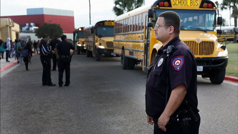 кадр из фильма Enfants en prison : les sacrifiés de l'Amérique