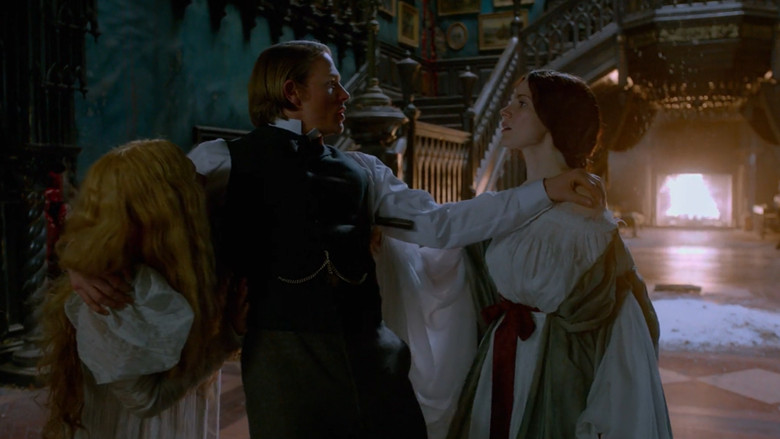 кадр из фильма Багровый пик