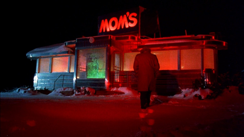 кадр из фильма Одни во тьме