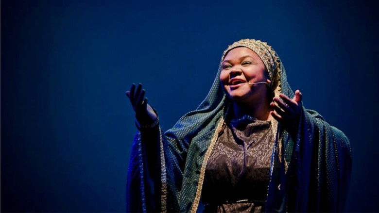 кадр из фильма Lolek, A Vida de São João Paulo II no Teatro Lauro Gomes