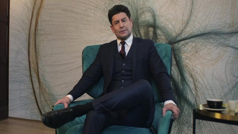 кадр из фильма The Spy Who Never Dies