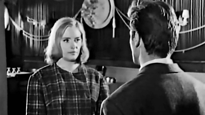 кадр из фильма Πονεμένη μητέρα